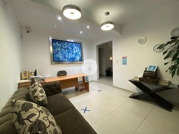 CASA CON USO DE SUELO EN GUADALUPE INN