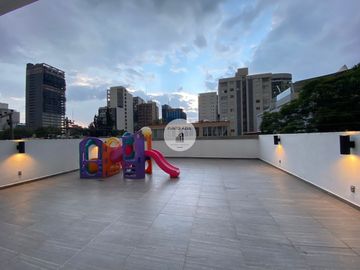 CASA CON USO DE SUELO EN GUADALUPE INN