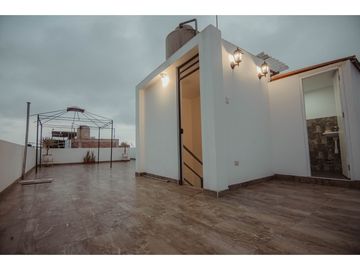 VENDO CASA DE 3 PISOS URB. SAN ISIDRO - TRUJILLO CERCA AL MALL