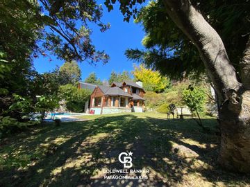 VENTA Casa de 315 m2, Bungalow de 115m2, Lote de 1000 m2 Bariloche