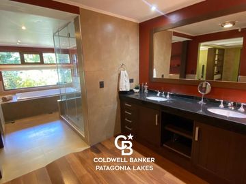 VENTA Casa de 315 m2, Bungalow de 115m2, Lote de 1000 m2 Bariloche