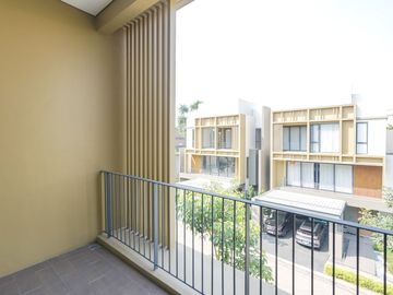 Rumah Mewah Luas 6 Menit ke QBIG BSD City 5 Kamar Siap Huni J-50300