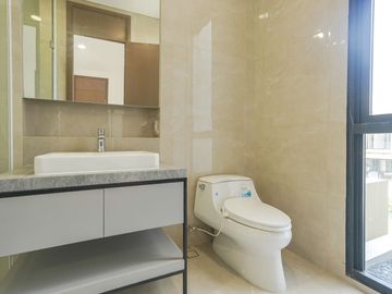 Rumah Mewah Luas 6 Menit ke QBIG BSD City 5 Kamar Siap Huni J-50300