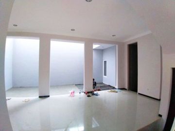 Rumah Baru 2 Lantai Luas 140 di Villa Puncak Tidar Malang