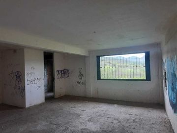 CASA EN CHARO ZURUMBENEO CERCA DE MORELIA CINCO RECAMARAS