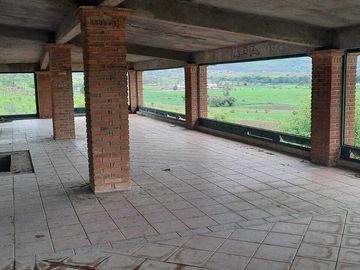 CASA EN CHARO ZURUMBENEO CERCA DE MORELIA CINCO RECAMARAS