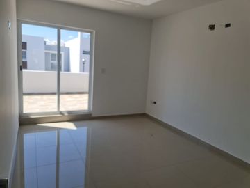 Casa en privada- Prados de La Conquista