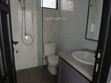 DisewakanThn Rumah Strategis Harga Menarik Di Menteng Residence