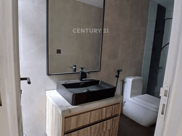 DisewakanThn Rumah Strategis Harga Menarik Di Menteng Residence