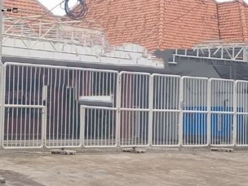 Tempat usaha bekas makanan jalan flores