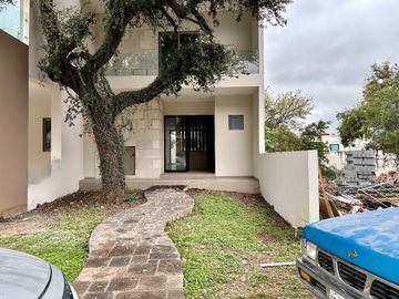 Casa en Venta en Monterrey, Carretera Nacional