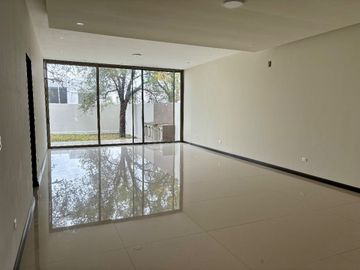 Casa en Venta en Monterrey, Carretera Nacional