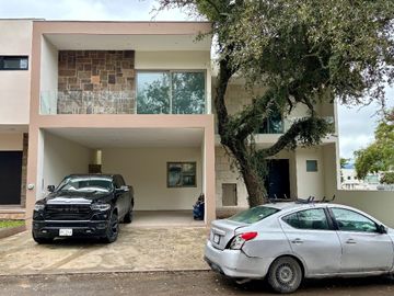 Casa en Venta en Monterrey, Carretera Nacional