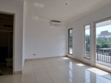 DIJUAL RUMAH MODERN BAGUS SIAP HUNI DI DELATINOS BSD CITY