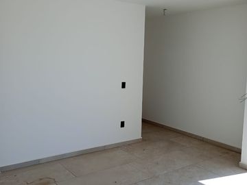 CASA EN GRAN PEÑON PRIVADA CANAL SLP
