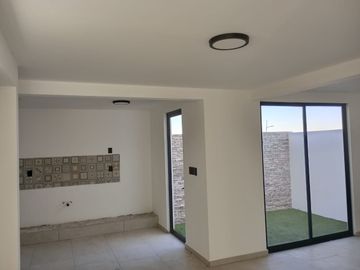 CASA EN GRAN PEÑON PRIVADA CANAL SLP