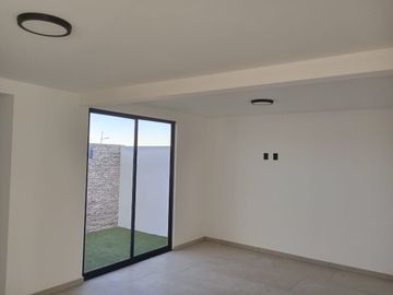 CASA EN GRAN PEÑON PRIVADA CANAL SLP