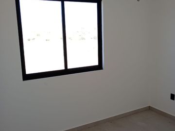 CASA EN GRAN PEÑON PRIVADA CANAL SLP