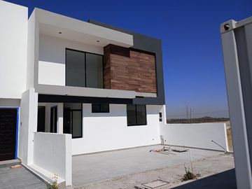 CASA EN GRAN PEÑON PRIVADA CANAL SLP