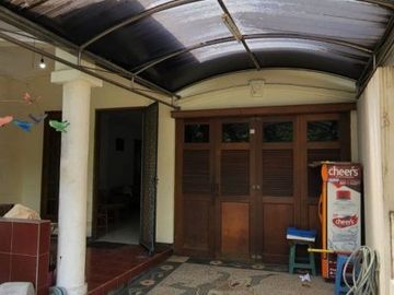 Rumah Vila Valensia hadap barat row 3mobil
