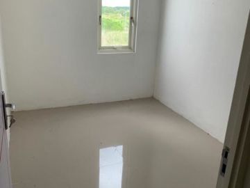 Rumah GUNUNG ANYAR TAMBAK hadap timur, Murah