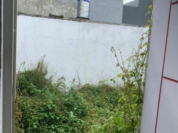 Rumah GUNUNG ANYAR TAMBAK hadap timur, Murah