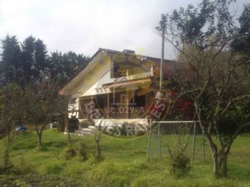 Quinta Hacienda de venta en Carmen de Gualaceo – código:12155