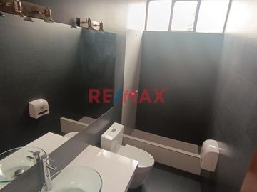 ¡ALQUILER DE CASA EN LA MOLINA, RESIDENCIAL MONTERRICO, ¡UNIFE!
Disfruta de esta amplia casa en una de las mejores zonas residenciales de La Molina,