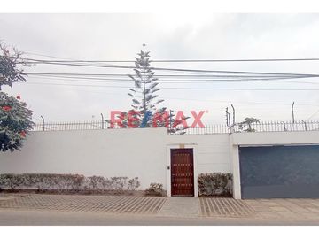 ¡ALQUILER DE CASA EN LA MOLINA, RESIDENCIAL MONTERRICO, ¡UNIFE!
Disfruta de esta amplia casa en una de las mejores zonas residenciales de La Molina,