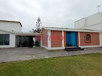¡ALQUILER DE CASA EN LA MOLINA, RESIDENCIAL MONTERRICO, ¡UNIFE!
Disfruta de esta amplia casa en una de las mejores zonas residenciales de La Molina,