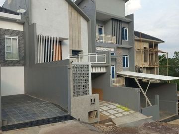 RUMAH 2 LANTAI HARGA 1 LANTAI, NUANSA ALAM KOTA BANDUNG