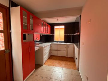 Casa De 2 Pisos En Venta En Condominio Sol De Las Delicias I - Moche