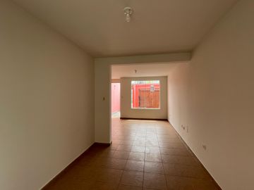 Casa De 2 Pisos En Venta En Condominio Sol De Las Delicias I - Moche