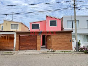 Casa De 2 Pisos En Venta En Condominio Sol De Las Delicias I - Moche