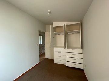 Casa De 2 Pisos En Venta En Condominio Sol De Las Delicias I - Moche