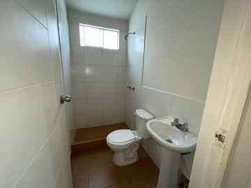 Casa De 2 Pisos En Venta En Condominio Sol De Las Delicias I - Moche