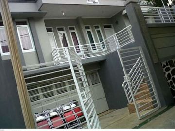 Dijual rumah & kost 2 lt, Cigadung Komp. UNPAD Bandung