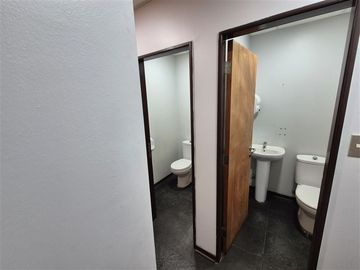 Amplia Oficina en arriendo en Los Angeles