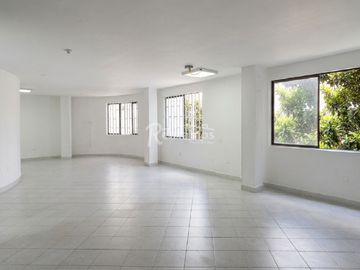local en arriendo en guanteros. Cod A777233