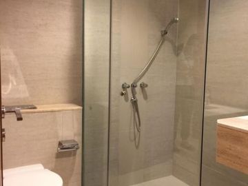 Disewakan Condominium Taman Anggrek Residences 3 kamar private lift