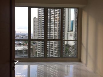 Disewakan Condominium Taman Anggrek Residences 3 kamar private lift