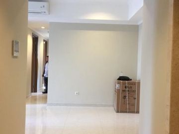 Disewakan Condominium Taman Anggrek Residences 3 kamar private lift
