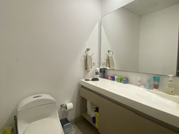 apartamento en arriendo/venta en portal de genoves. Cod V84882