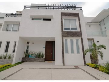 CASA EN VENTA EN MANZANILLO