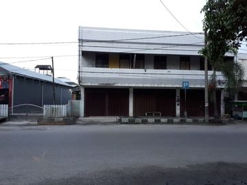 Ruko Letter L Sangat Luas Area Sampit Kalimantan Tengah 0 Jalan Raya