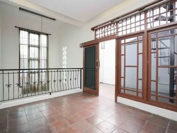 Rumah Terawat di Larangan Indah Kota Tangerang