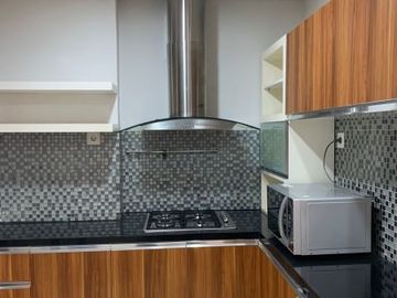 Disewakan Apartemen Royal Mediterania Garden Residences, 3BR Furnish