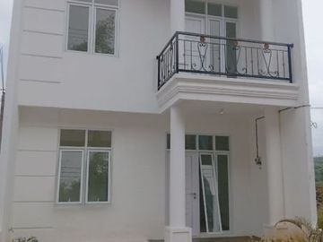 Rumah 2LT Classic Modern Di Cinunuk Bandung Timur