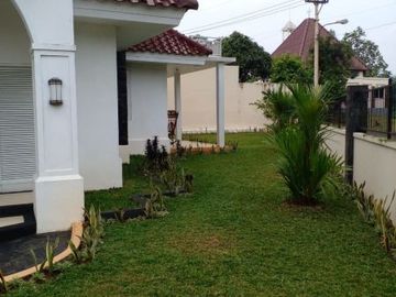 Rumah mewah dalam cluster Kahuripan Bogor