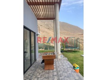 ¿Buscas una vida de lujo en medio de la naturaleza? Este terreno de 1200 metros cuadrados en el prestigioso condominio ecológico 